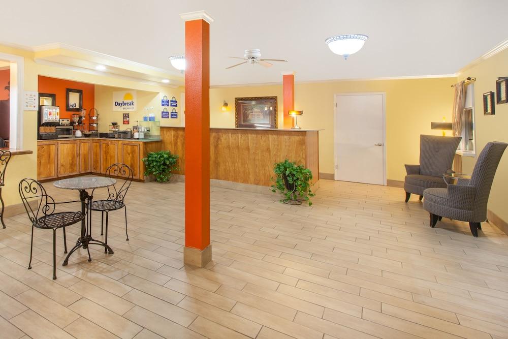 Travelodge By Wyndham Natchitoches Ngoại thất bức ảnh