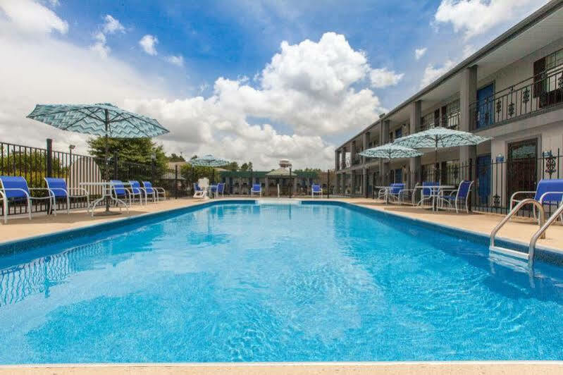 Travelodge By Wyndham Natchitoches Ngoại thất bức ảnh